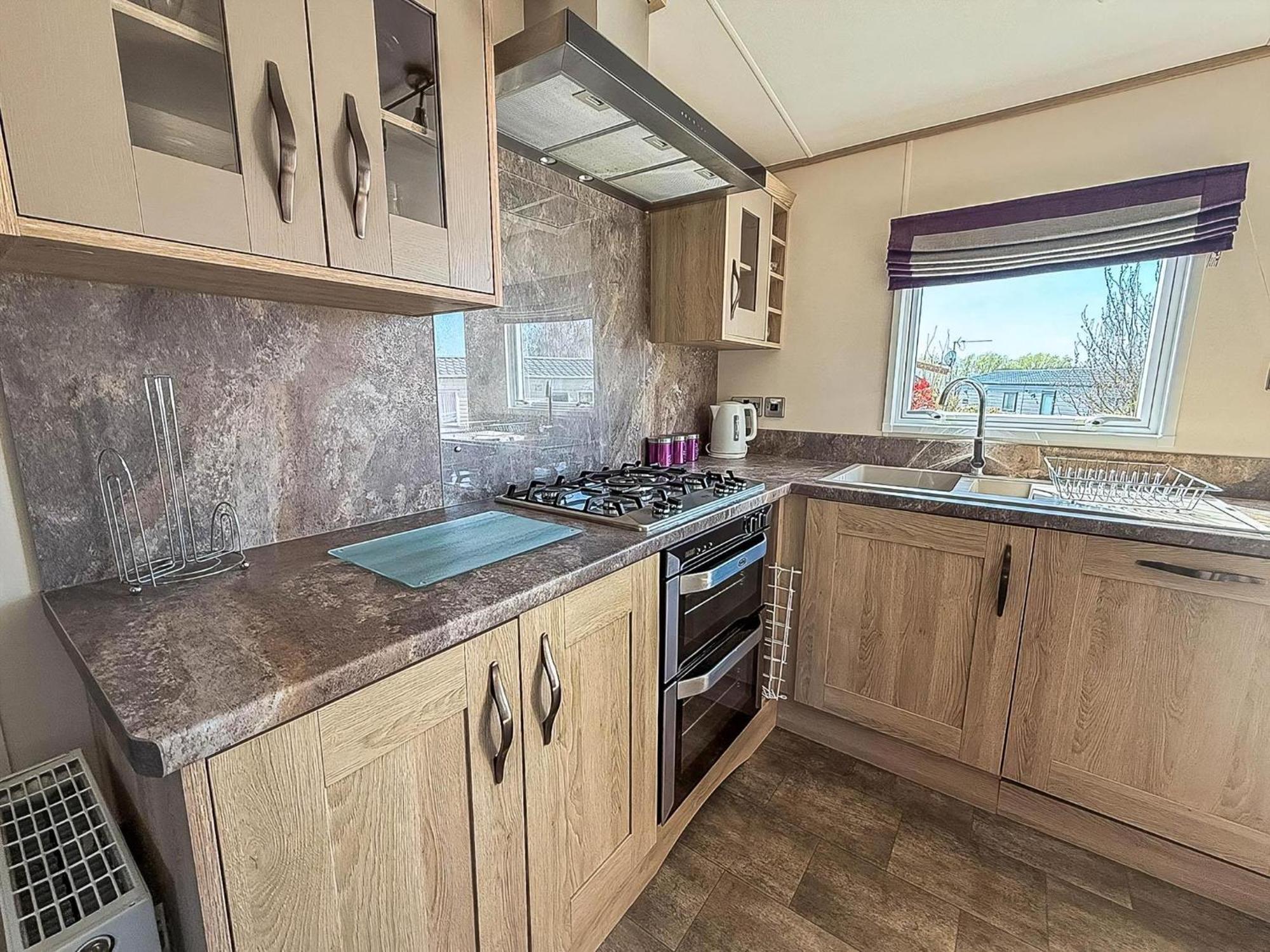 Beautiful Lodge At Manor Park In Hunstanton Ref 23018K Exterior foto